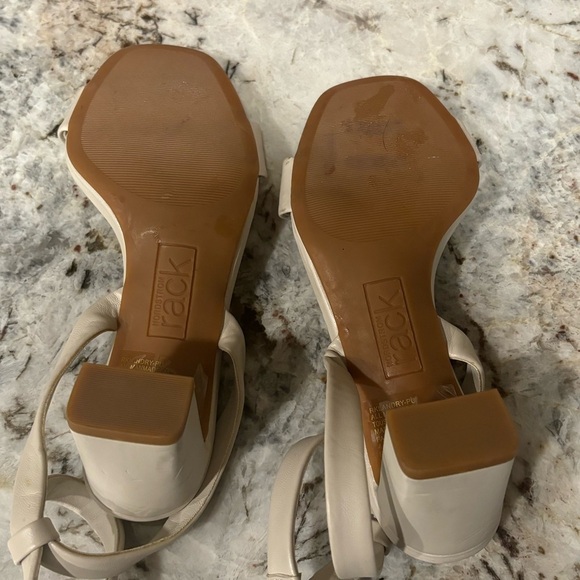 Nordstrom Rack Faux Leather Bisque Landry Sandal Size 4.5. - Picture 7 of 7